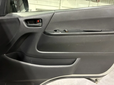 2020 Toyota Hiace =Super Low 20kms! = 6 Seaters