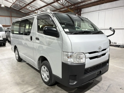 2020 Toyota Hiace SUPER LOW 20kms!! 6 SEATERS Removable Wooden Floor