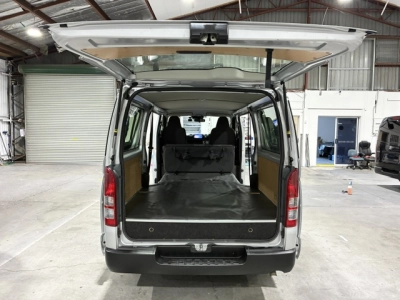 2020 Toyota Hiace =Super Low 20kms! = 6 Seaters