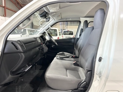 2018 Toyota Hiace Super Low 21km == Xmas BIG SALE ==