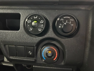 2018 Toyota Hiace Super Low 21km == Xmas BIG SALE ==