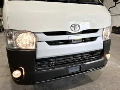 2018 Toyota Hiace Super Low 21km == Xmas BIG SALE ==