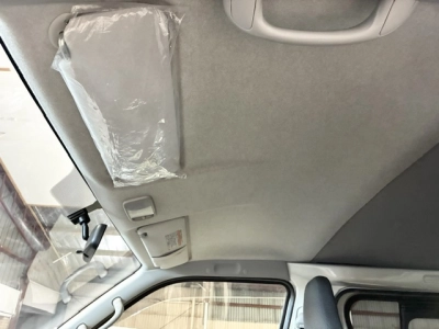 2020 Toyota Hiace = Super Low 26km = High Floor