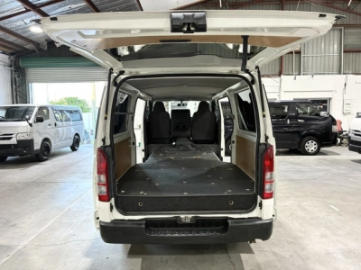 2020 Toyota Hiace = Super Low 26km = RHigh Floor