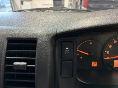 2020 Toyota Hiace = Super Low 26km = High Floor