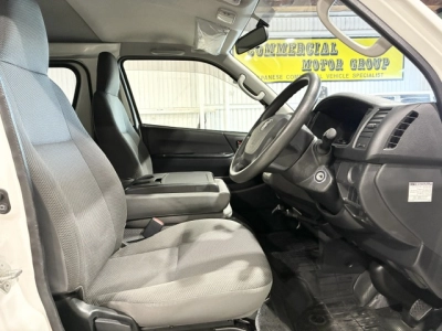 2020 Toyota Hiace = Super Low 26km = High Floor