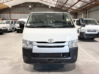 2020 Toyota Hiace = Super Low 26km = REMOVABLE High Floor