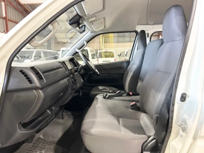 2019 Toyota Hiace Super Low 27km_ 6 Seaters_ EASTER SALE ON NOW !