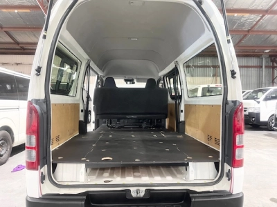 2019 Toyota Hiace Super Low 27km =6 Seaters=