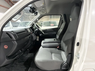 2021 Toyota Hiace =4X4= ** 360 Surround Camera ** SUPER LOW 36kms! GL PACKAGE