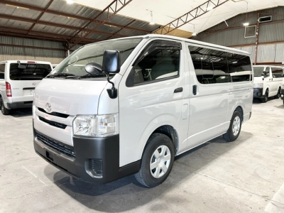 2017 Toyota Hiace = 4X4 = SUPER LOW 37kms !!! 6 SEATER