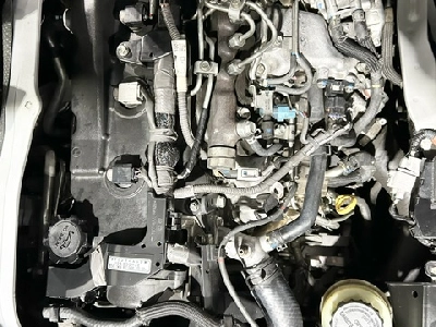 2017 Toyota Hiace = 4x4 = SUPER LOW 36kms _ 6 Seaters 