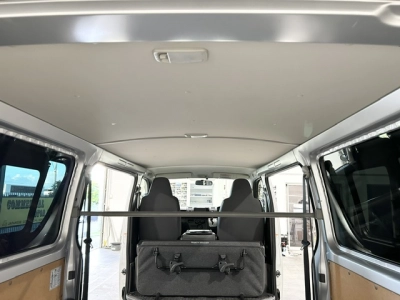 2017 Toyota Hiace = 4X4 = SUPER LOW 37kms !!! 6 SEATER