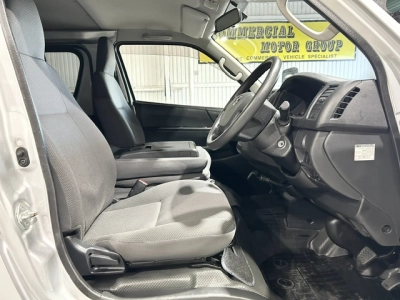 2017 Toyota Hiace = 4X4 = SUPER LOW 37kms !!! 6 SEATER