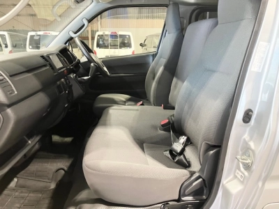 2017 Toyota Hiace LWB **MANUAL** $4400 REDUCED **