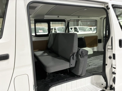 2020 Toyota Hiace SUPER LOW 60kms 6 or 9 Seat =REAR AIRCON