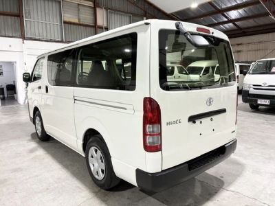 2020 Facelift Model / 60kms Only / REAR AIRCON / 6 or 9 Seater