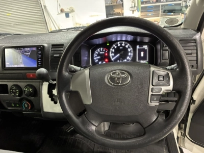 2020 Facelift Model / 60kms Only / REAR AIRCON / 6 or 9 Seater