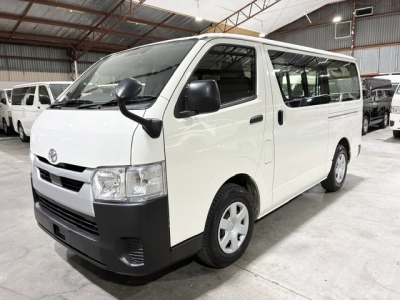 2020 Facelift Model / 60kms Only / REAR AIRCON / 6 or 9 Seater