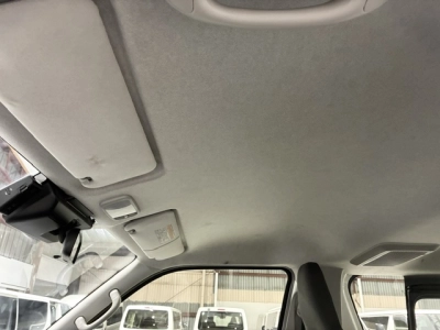 2020 Facelift Model / 60kms Only / REAR AIRCON / 6 or 9 Seater