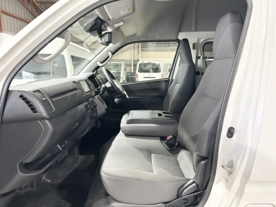 2022 Toyota Hiace ++ RARE 4X4 HIGHROOF ++ 360 Degree CAMERA / DUAL AIRBAGS