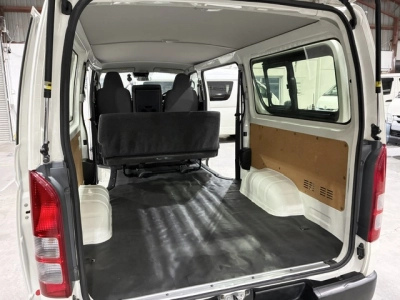 2019 Toyota Hiace Super Low 61km!! ** 6 Seaters **