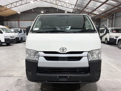 2024 Toyota Hiace Facelift Model / 4X4 / SUPER LOW 62kms / TIMBER FLOOR!