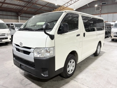 2024 Toyota Hiace Facelift Model / 4X4 / SUPER LOW 62kms / TIMBER FLOOR!