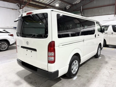 2024 Toyota Hiace Facelift Model / 4X4 / SUPER LOW 62kms / TIMBER FLOOR!