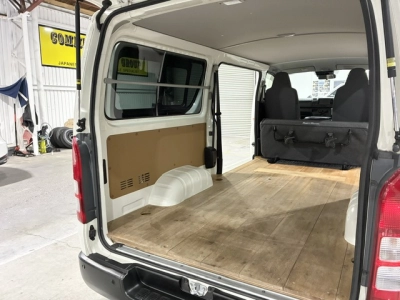 2024 Toyota Hiace Facelift Model / 4X4 / SUPER LOW 62kms / TIMBER FLOOR!