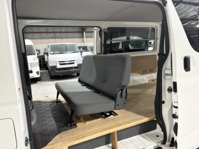 2024 Toyota Hiace Facelift Model / 4X4 / SUPER LOW 62kms / TIMBER FLOOR!