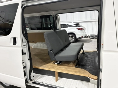 2024 Toyota Hiace Facelift Model / 4X4 / SUPER LOW 62kms / TIMBER FLOOR!