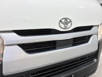 2024 Toyota Hiace Facelift Model / 4X4 / SUPER LOW 62kms / TIMBER FLOOR!
