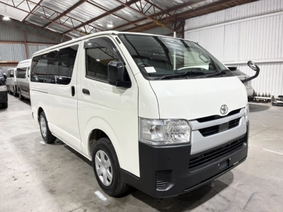 2024 Toyota Hiace Facelift Model / 4X4 / SUPER LOW 62kms / TIMBER FLOOR! / Dual Airbags