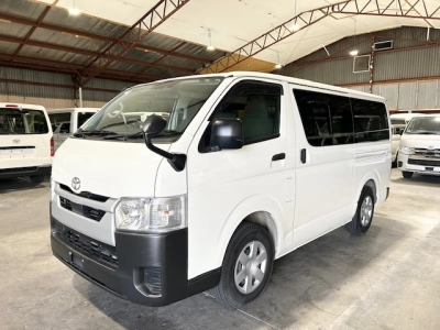 2023 Toyota Hiace Latest Facelift Model **4WD 4WD 4WD** **SUPER LOW 62kms**