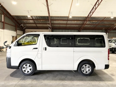 2023 Toyota Hiace Latest Facelift Model **4WD 4WD 4WD** **SUPER LOW 62kms**