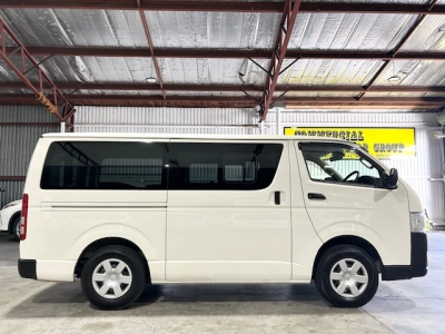 2023 Toyota Hiace Latest Facelift Model **4WD 4WD 4WD** **SUPER LOW 62kms**