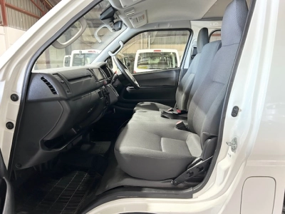 2023 Toyota Hiace Latest Facelift Model **4WD 4WD 4WD** **SUPER LOW 62kms**
