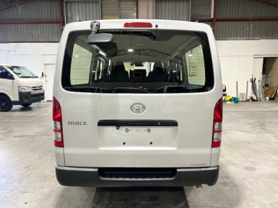 2018 TOYOTA HIACE 2L PETROL *FREE ROOFRACK* WAS $32,995 NOW $29,895 ++NEW YEAR SALE++