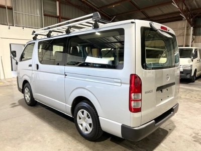 2018 TOYOTA HIACE 2L PETROL *FREE ROOFRACK* WAS $32,995 NOW $29,895 ++NEW YEAR SALE++