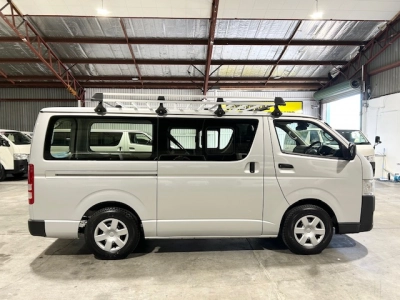2018 TOYOTA HIACE 2L PETROL *FREE ROOFRACK* WAS $32,995 NOW $29,895 ++NEW YEAR SALE++