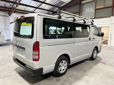 2018 TOYOTA HIACE 2L PETROL *FREE ROOFRACK* WAS $32,995 NOW $29,895 ++NEW YEAR SALE++