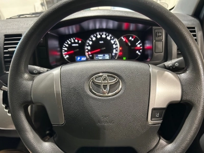 2018 TOYOTA HIACE 2L PETROL *FREE ROOFRACK* WAS $32,995 NOW $29,895 ++NEW YEAR SALE++