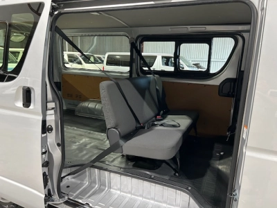 2018 TOYOTA HIACE 2L PETROL *FREE ROOFRACK* WAS $32,995 NOW $29,895 ++NEW YEAR SALE++