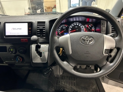 2018 TOYOTA HIACE 2L PETROL *FREE ROOFRACK* WAS $32,995 NOW $29,895 ++NEW YEAR SALE++