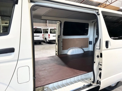 2017 Toyota Hiace **Super Low 66kms** $5000 REDUCED