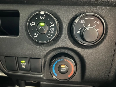 2017 Toyota Hiace **Super Low 66kms** $5000 REDUCED