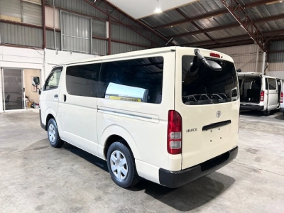 2017 Toyota Hiace **Super Low 66kms** $5000 REDUCED --- TIMBER FLOOR ---