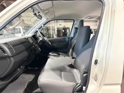 2017 Toyota Hiace **Super Low 66kms** $5000 REDUCED