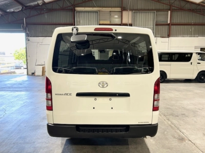 2017 Toyota Hiace LWB *** $4000 REDUCED *** SUPER LOW 67kms